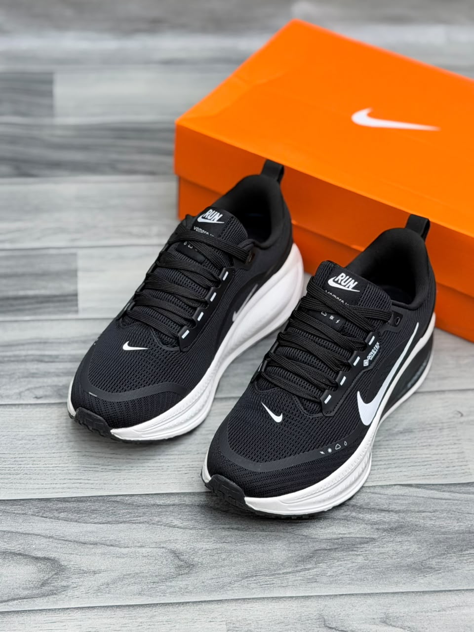 NK Running Vomero 18