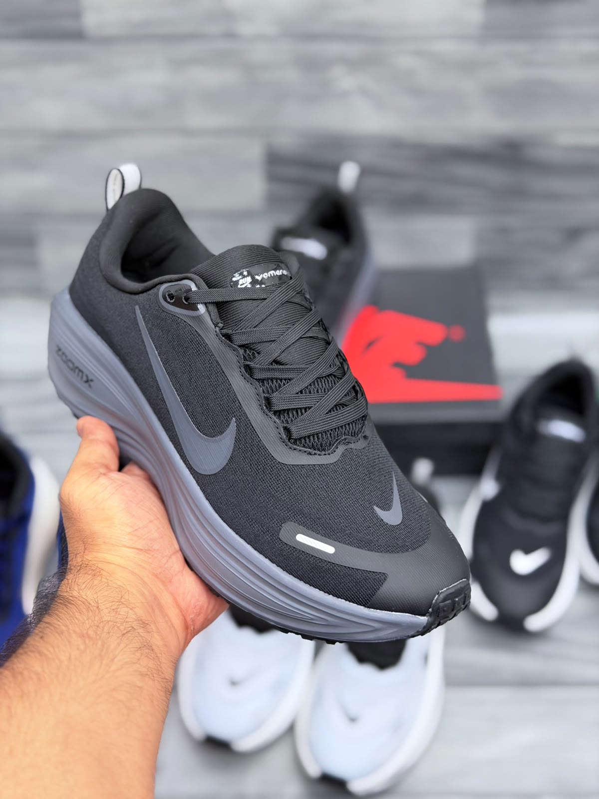 Nike Vomero 18 Plus Running Shoes`
