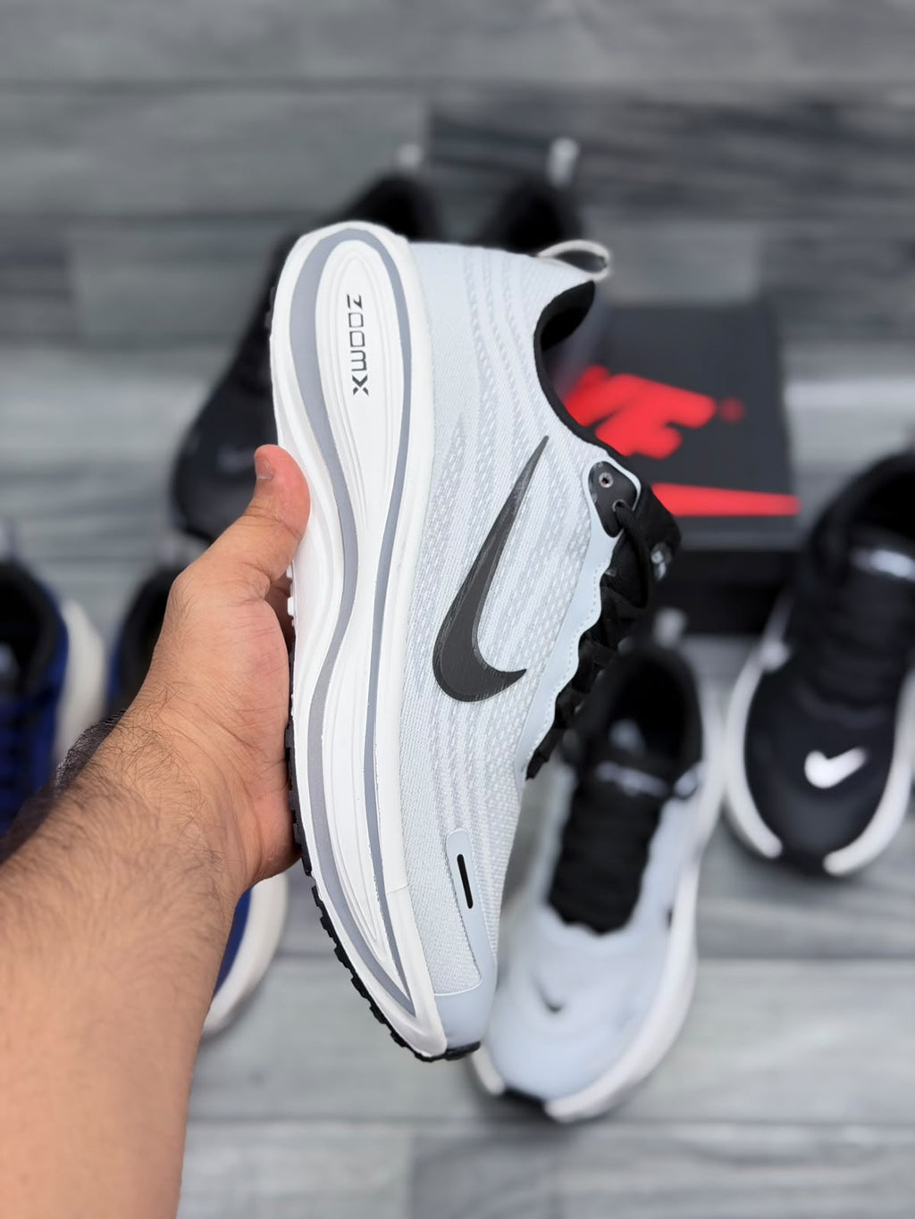 Nike Vomero 18 Plus Running Shoes`
