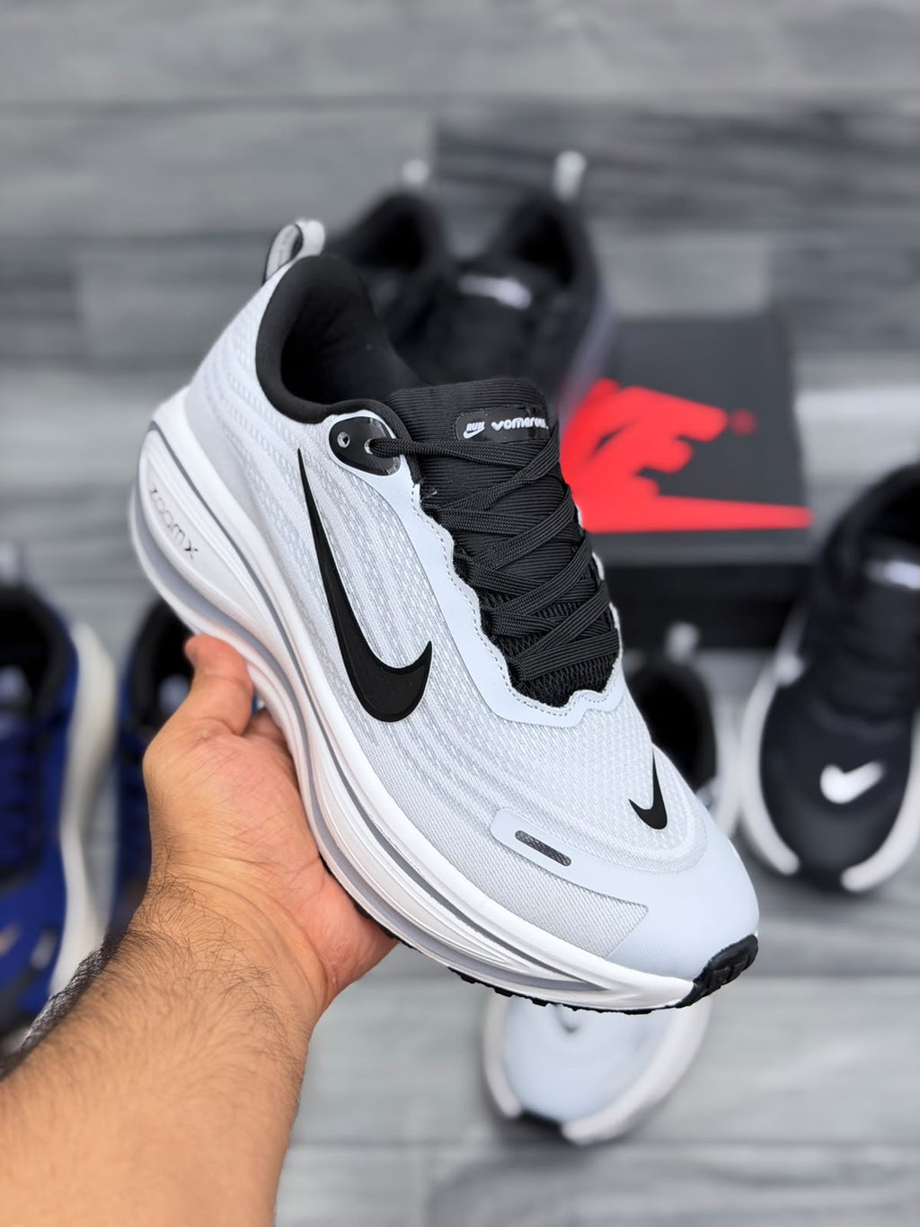Nike Vomero 18 Plus Running Shoes
