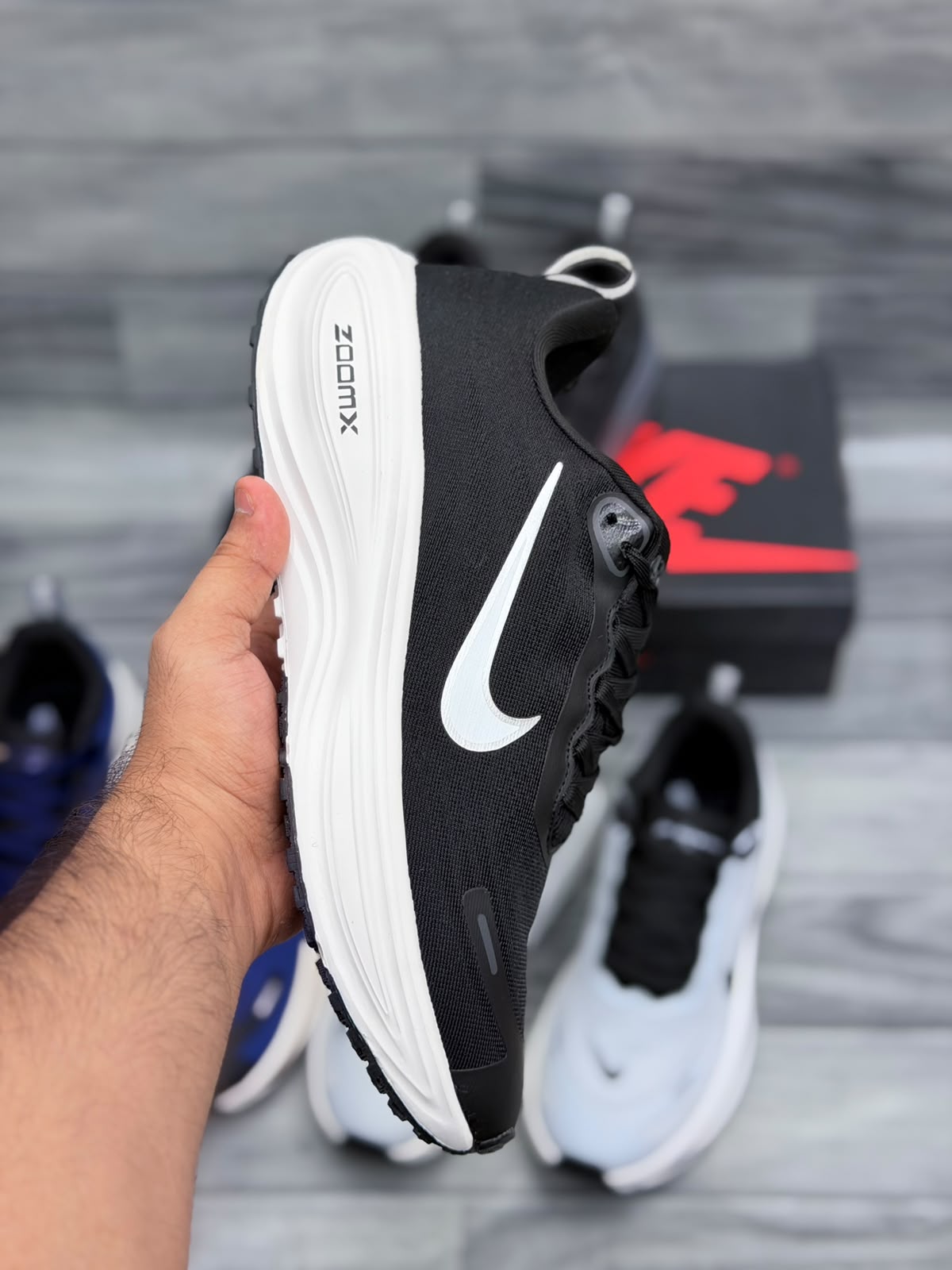 Nike Vomero 18 Plus Running Shoes
