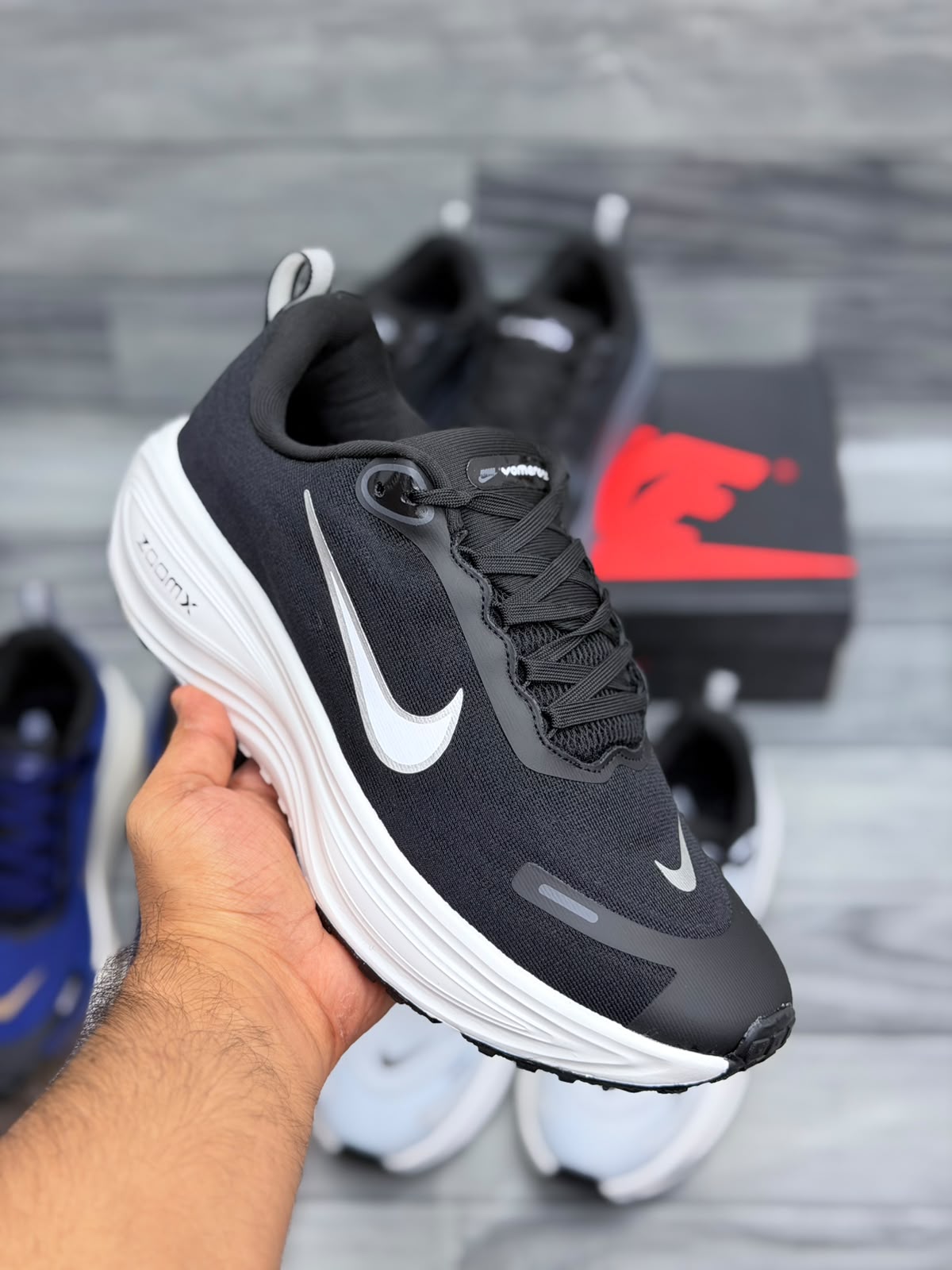 Nike Vomero 18 Plus Running Shoes
