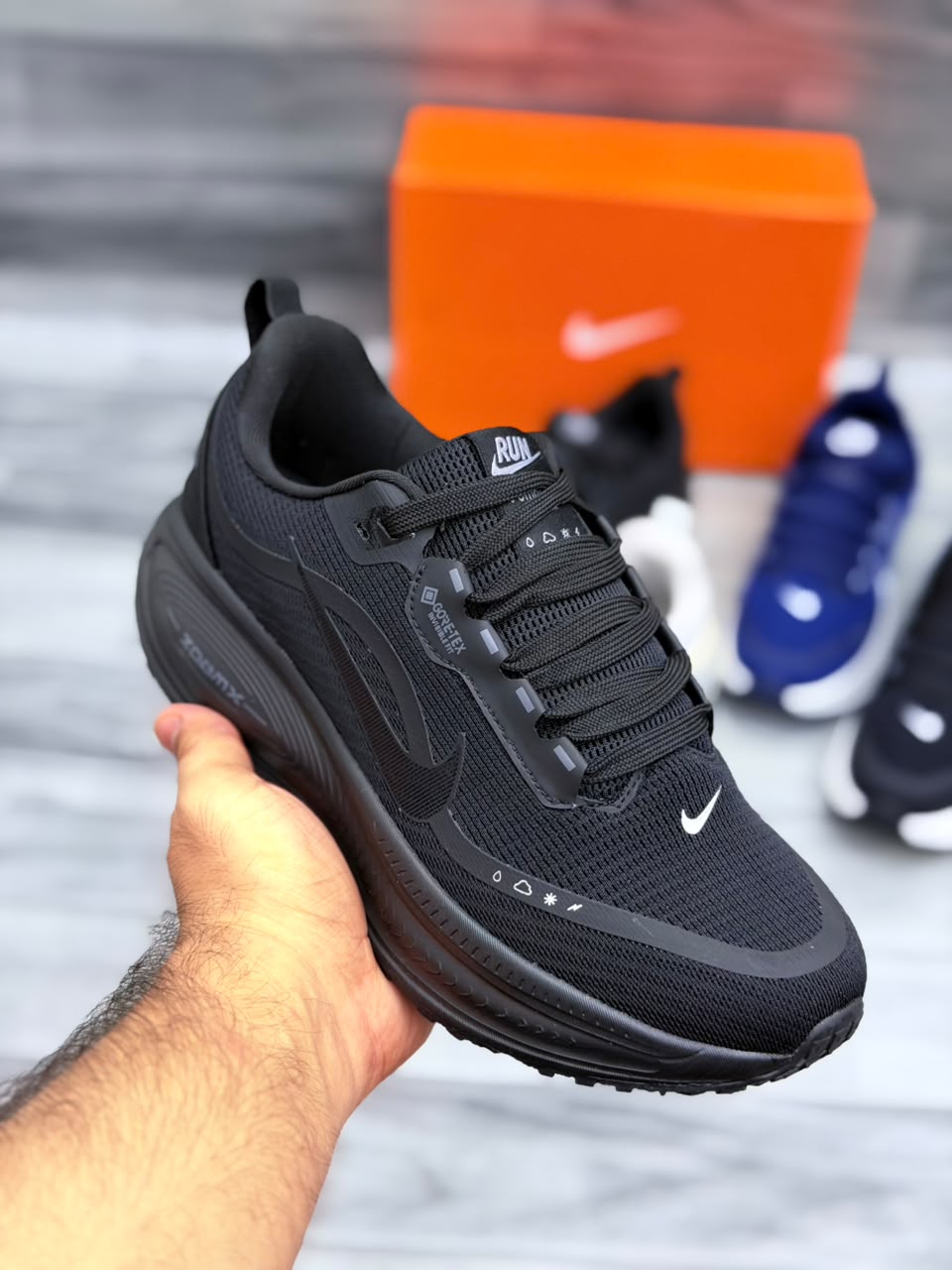 NK Running Vomero 18