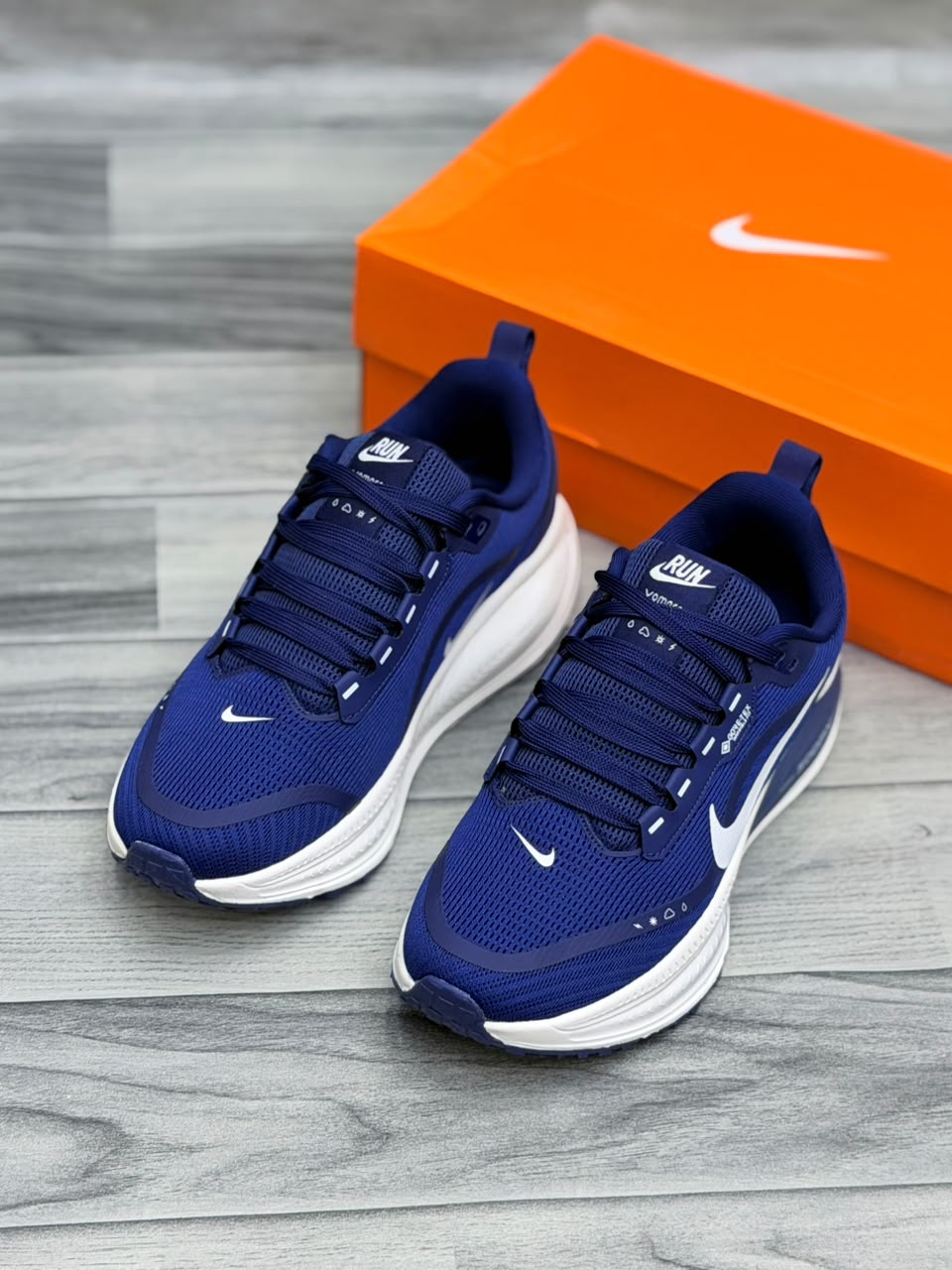 NK Running Vomero 18